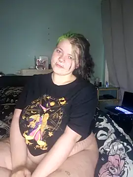 Snapshot of kira_132 chatting on October 2025 10:52:01 PM kira 132 online show from October 2025 10:52:01 PM