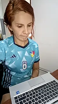 your red rose  online show from February 2025 07:15:02 PM