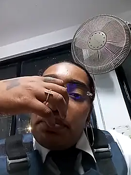 Cinnamon-Skin online show from December 2024 03:59:02 AM