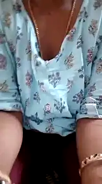 Snapshot of sneha_telugu_girl chatting on December 2024 02:49:02 PM sneha telugu girl online show from December 2024 02:49:02 PM