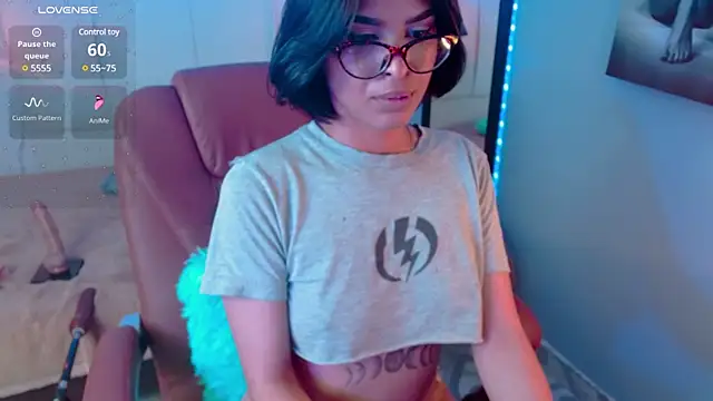 Snapshot of AlessiaVal_ chatting on January 2025 03:24:01 PM AlessiaVal online show from January 2025 03:24:01 PM