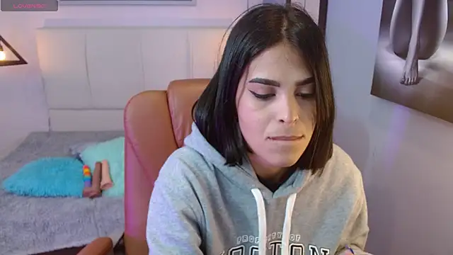 Snapshot of AlessiaVal_ chatting on March 2025 12:12:01 PM AlessiaVal online show from March 2025 12:12:01 PM