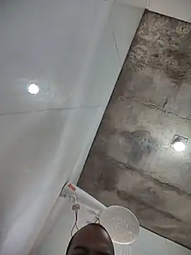 Snapshot of yuribreak chatting on December 2025 11:37:02 AM yuribreak online show from December 2025 11:37:02 AM