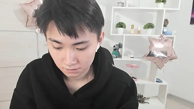 Snapshot of Miram_Yu chatting on December 2024 12:12:02 AM Miram Yu online show from December 2024 12:12:02 AM