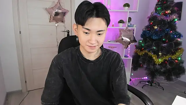 Snapshot of Miram_Yu chatting on December 2024 03:38:02 AM Miram Yu online show from December 2024 03:38:02 AM