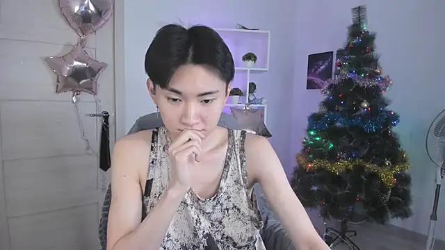 Snapshot of Miram_Yu chatting on January 2025 07:06:02 PM Miram Yu online show from January 2025 07:06:02 PM