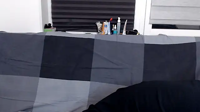 Snapshot of Miram_Yu chatting on January 2025 08:32:01 PM Miram Yu online show from January 2025 08:32:01 PM