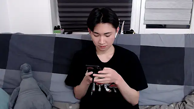 Snapshot of Miram_Yu chatting on January 2025 09:08:02 PM Miram Yu online show from January 2025 09:08:02 PM