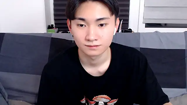 Snapshot of Miram_Yu chatting on January 2025 08:48:01 PM Miram Yu online show from January 2025 08:48:01 PM