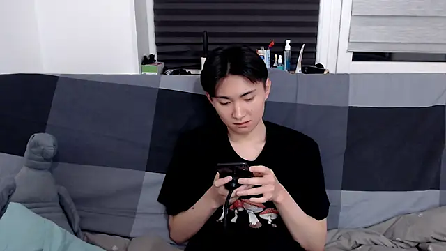 Snapshot of Miram_Yu chatting on January 2025 11:49:02 PM Miram Yu online show from January 2025 11:49:02 PM