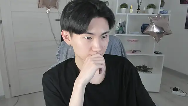 Snapshot of Miram_Yu chatting on January 2025 06:28:02 AM Miram Yu online show from January 2025 06:28:02 AM