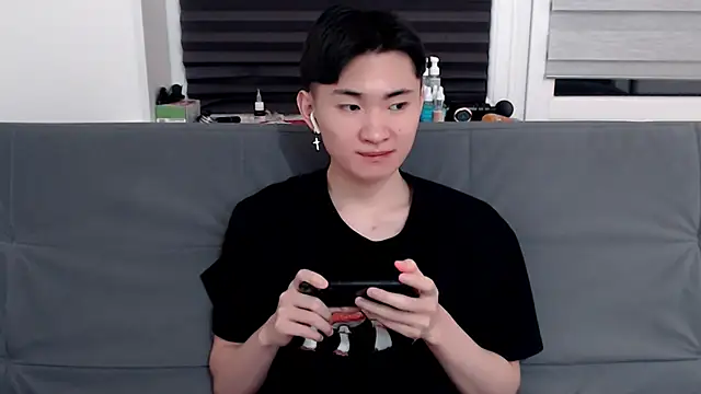 Snapshot of Miram_Yu chatting on February 2025 09:48:01 PM Miram Yu online show from February 2025 09:48:01 PM