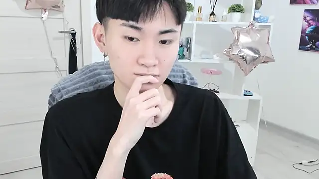 Snapshot of Miram_Yu chatting on February 2025 11:22:02 PM Miram Yu online show from February 2025 11:22:02 PM