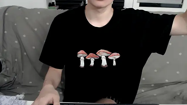 Snapshot of Miram_Yu chatting on March 2025 10:10:02 PM Miram Yu online show from March 2025 10:10:02 PM