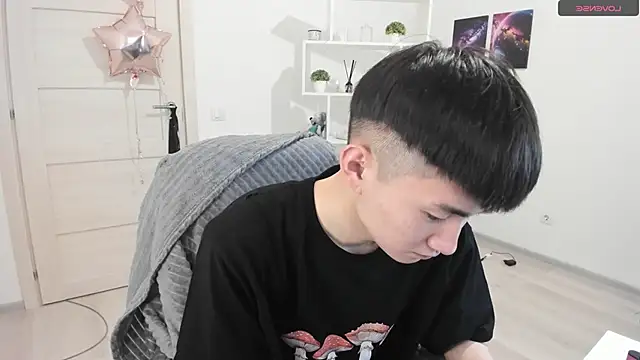 Snapshot of Miram_Yu chatting on March 2025 04:10:01 AM Miram Yu online show from March 2025 04:10:01 AM