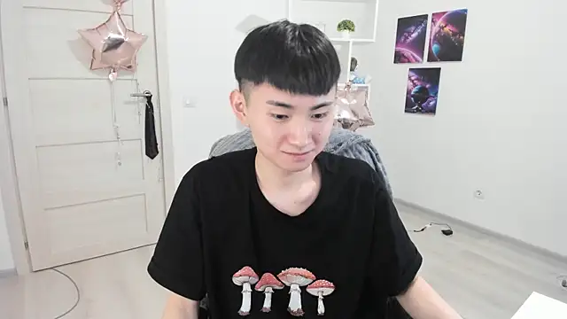 Snapshot of Miram_Yu chatting on March 2025 06:43:02 PM Miram Yu online show from March 2025 06:43:02 PM