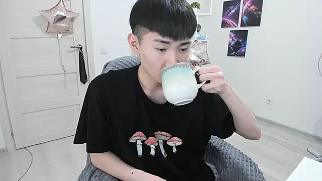 Snapshot of Miram_Yu chatting on March 2025 10:59:01 PM Miram Yu online show from March 2025 10:59:01 PM