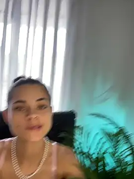 Snapshot of HannaRhodes chatting on November 2025 05:15:01 PM HannaRhodes online show from November 2025 05:15:01 PM