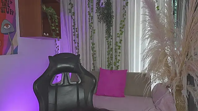 HannaRhodes online show from April 2026 03:13:01 PM