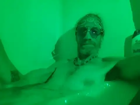 Snapshot of Undercover_Pornstar chatting on November 2025 06:18:02 PM Undercover Pornstar online show from November 2025 06:18:02 PM