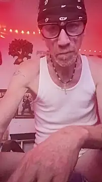 Snapshot of Undercover_Pornstar chatting on April 2026 01:45:02 PM Undercover Pornstar online show from April 2026 01:45:02 PM