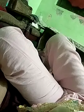 QUEEN-X-CPL online show from March 2025 05:45:01 PM