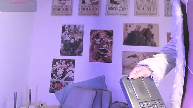 Luna-Chann online show from April 2026 09:23:01 PM