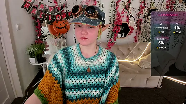 DreamyLuna online show from October 2025 08:32:01 PM