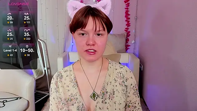 DreamyLuna online show from December 2025 08:38:01 PM