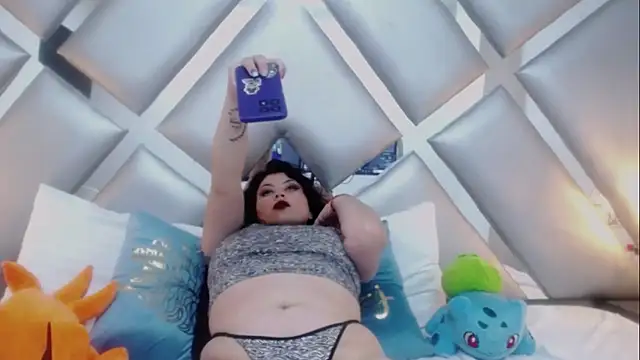 Snapshot of LatentFantasy chatting on January 2025 12:30:01 PM LatentFantasy online show from January 2025 12:30:01 PM