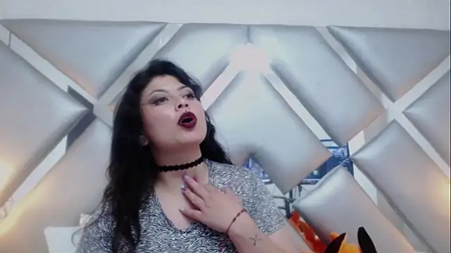 Snapshot of LatentFantasy chatting on January 2025 10:01:01 PM LatentFantasy online show from January 2025 10:01:01 PM