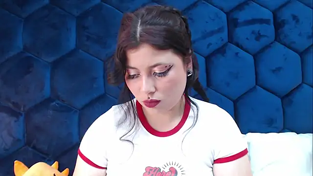 Snapshot of LatentFantasy chatting on February 2025 03:52:01 PM LatentFantasy online show from February 2025 03:52:01 PM