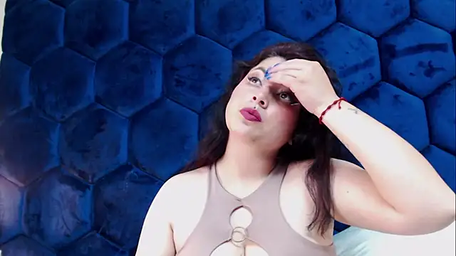 Snapshot of LatentFantasy chatting on February 2025 09:36:01 PM LatentFantasy online show from February 2025 09:36:01 PM