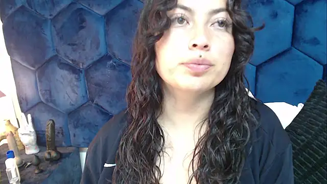 Snapshot of LatentFantasy chatting on February 2025 12:42:01 PM LatentFantasy online show from February 2025 12:42:01 PM