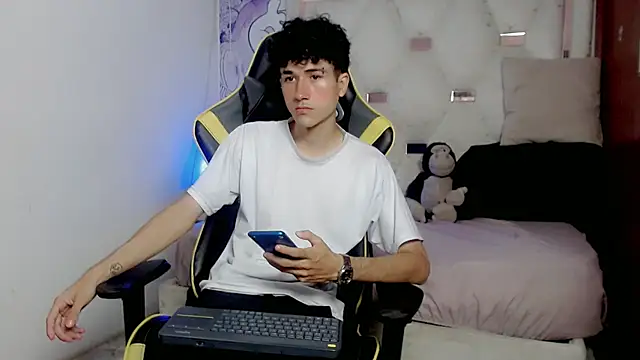 johnny cagee online show from January 2026 03:55:02 AM