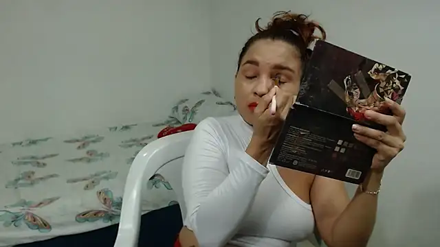 Snapshot of Agatha_browser chatting on September 2025 09:33:01 AM Agatha browser online show from September 2025 09:33:01 AM