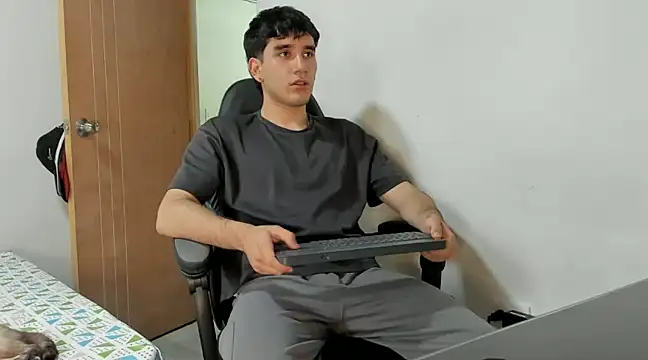 Snapshot of leo030809 chatting on December 2024 10:12:01 PM leo030809 online show from December 2024 10:12:01 PM