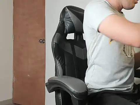 Snapshot of leo030809 chatting on February 2026 09:00:02 PM leo030809 online show from February 2026 09:00:02 PM