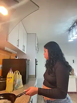 Elaa euphoria online show from December 2024 09:50:02 PM