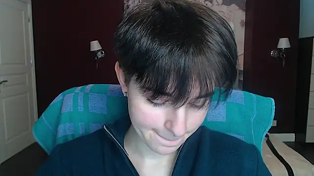Snapshot of EmiliaYours chatting on January 2025 01:51:02 PM EmiliaYours online show from January 2025 01:51:02 PM