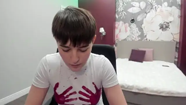 Snapshot of EmiliaYours chatting on November 2025 04:17:02 PM EmiliaYours online show from November 2025 04:17:02 PM