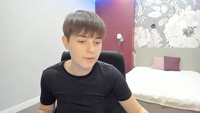 Snapshot of EmiliaYours chatting on November 2025 02:38:01 PM EmiliaYours online show from November 2025 02:38:01 PM