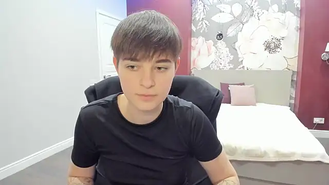 Snapshot of EmiliaYours chatting on November 2025 03:01:02 PM EmiliaYours online show from November 2025 03:01:02 PM