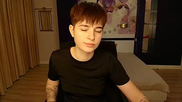 Snapshot of EmiliaYours chatting on December 2025 03:29:01 PM EmiliaYours online show from December 2025 03:29:01 PM