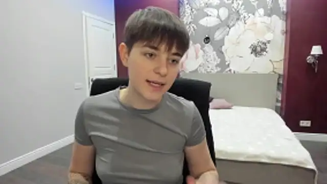 Snapshot of EmiliaYours chatting on December 2025 03:29:02 PM EmiliaYours online show from December 2025 03:29:02 PM