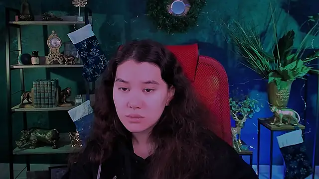 LeesaLee online show from December 2024 04:11:01 AM