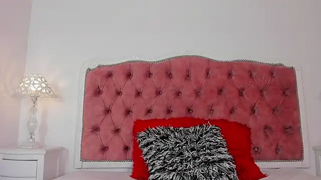 Snapshot of amberlitle chatting on October 2025 01:44:01 PM amberlitle online show from October 2025 01:44:01 PM