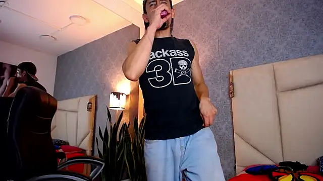 Sr Magnus  online show from September 2025 03:27:02 AM