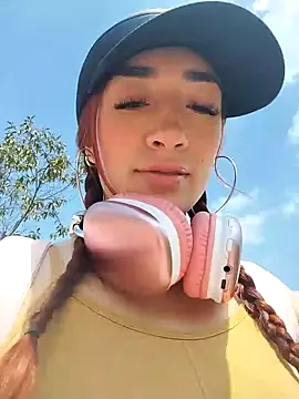 ariiel  online show from December 2024 03:52:01 PM