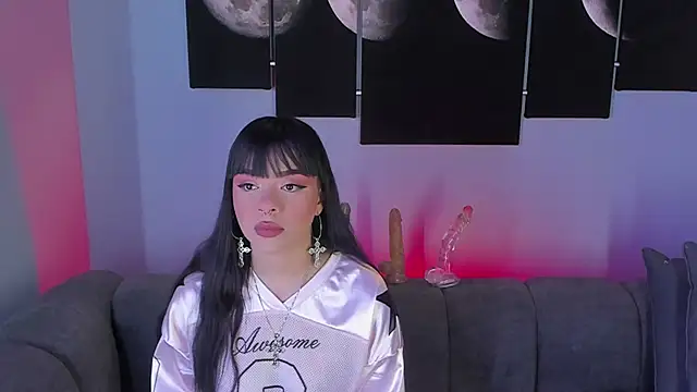 Snapshot of maddy_walker chatting on January 2025 09:03:01 PM maddy walker online show from January 2025 09:03:01 PM